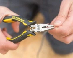 Stanley Pince Et Ciseaux FMHT0-80516 Pince Combinée FATMAX® Miniature 5 Stanley Pince Et Ciseaux FMHT0-80516 Pince Combinée FATMAX® Miniature -Coupe-tubes Soldes fmht0 80516 pince combinee fatmaxr miniature 2