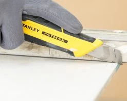 Stanley FMHT10329-0 Cutter FatMax Breakaway Avec Vis 18mm 10 Stanley FMHT10329-0 Cutter FatMax Breakaway Avec Vis 18mm -Coupe-tubes Soldes fmht10329 0 cutter fatmax breakaway avec vis 18mm 4