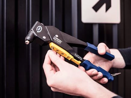 Rapid Pince Et Ciseaux RP60 Multi Riveteuse Aveugle Avec Tête Rotative à 360° Mallette 5001128 4 Rapid Pince Et Ciseaux RP60 Multi Riveteuse Aveugle Avec Tête Rotative à 360° Mallette 5001128 – Image 4