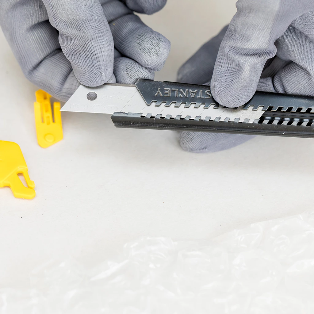 Stanley Cutter STHT10341-0 Couteau à Casser En Métal 18mm 4 Stanley Cutter STHT10341-0 Couteau à Casser En Métal 18mm – Image 4