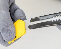 Stanley Cutter STHT10341-0 Couteau à Casser En Métal 18mm 10 Stanley Cutter STHT10341-0 Couteau à Casser En Métal 18mm -Coupe-tubes Soldes stht10341 0 couteau a casser en metal 18mm 4