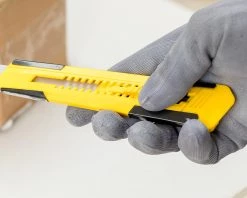 Stanley Cutter STHT10345-0 Couteau à Découper Hybride 18mm 11 Stanley Cutter STHT10345-0 Couteau à Découper Hybride 18mm -Coupe-tubes Soldes stht10345 0 couteau a decouper hybride 18mm 5