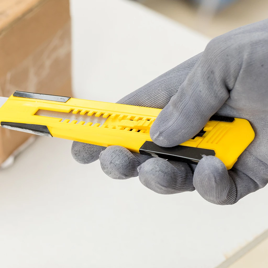 Stanley Cutter STHT10345-0 Couteau à Découper Hybride 18mm 6 Stanley Cutter STHT10345-0 Couteau à Découper Hybride 18mm – Image 6