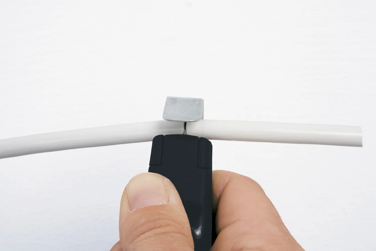 Wiha Pince Et Ciseaux Z72000106SB Outil De Démontage Avec Lame Traînante Auto-rotative Pour Câble Rond 4 - 28, 130 Mm 5 Wiha Pince Et Ciseaux Z72000106SB Outil De Démontage Avec Lame Traînante Auto-rotative Pour Câble Rond 4 - 28, 130 Mm – Image 5